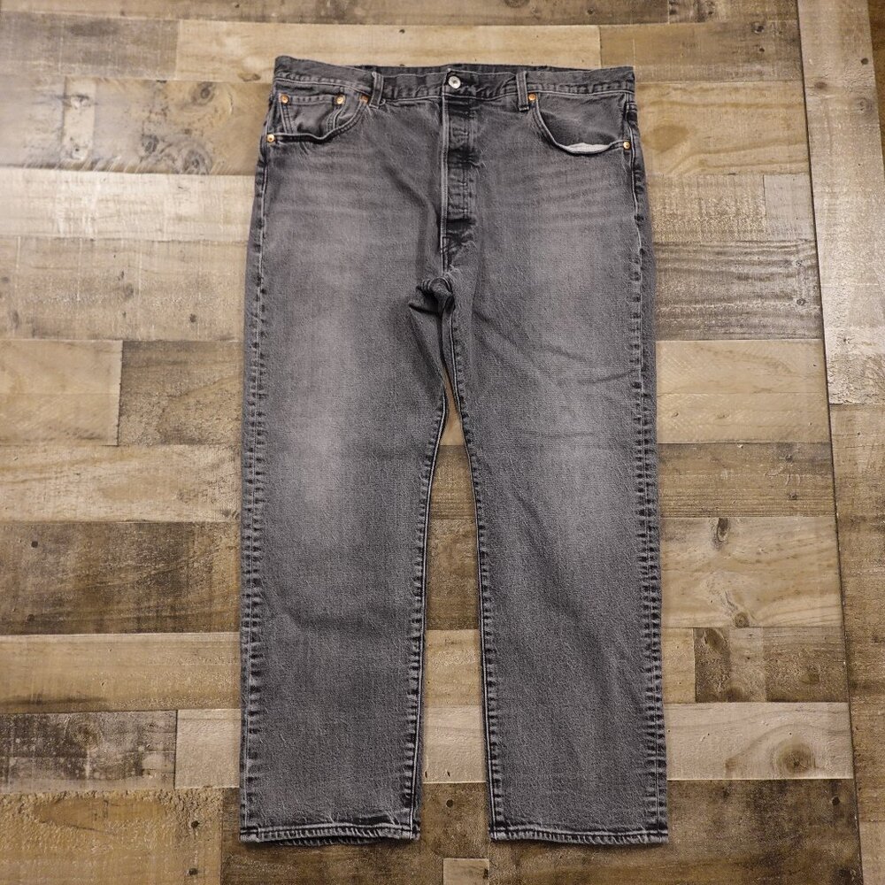 Levi’s 501 ’93 Straight Leg‎ Jeans Men’s 40x30 Gray Button Fly